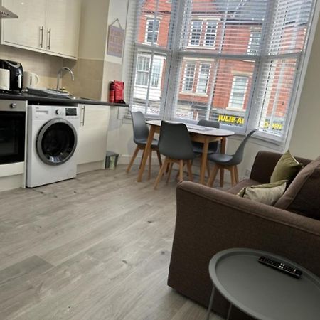 Studio Flat 2A Central โคลวินเบย์ ภายนอก รูปภาพ