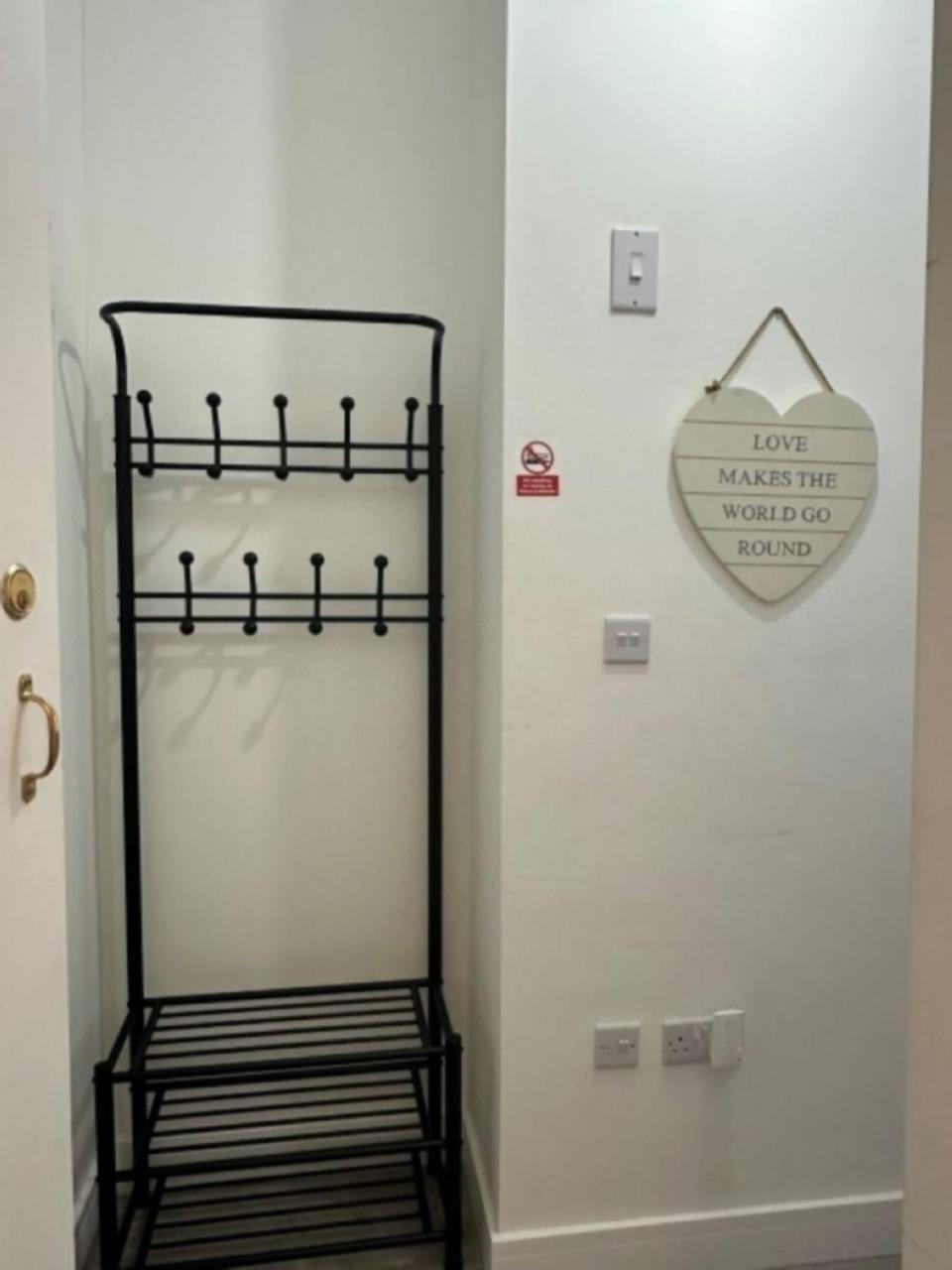 Studio Flat 2A Central โคลวินเบย์ ภายนอก รูปภาพ